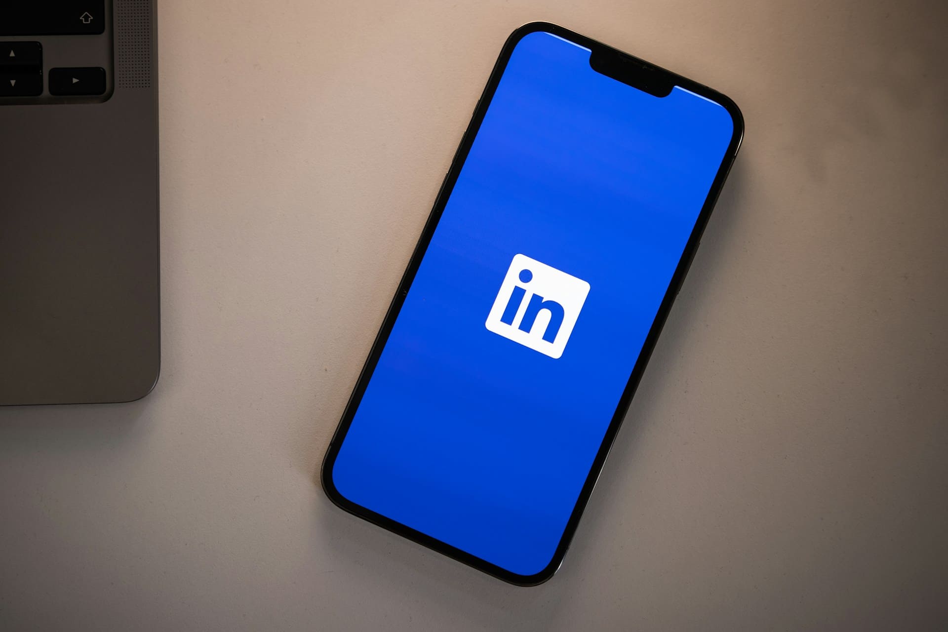 Short Links for LinkedIn: Best Practices for B2B Marketers